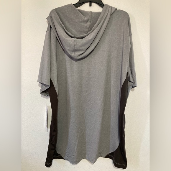 - Men’s Cleveland Browns Tee. - Picture 2 of 5